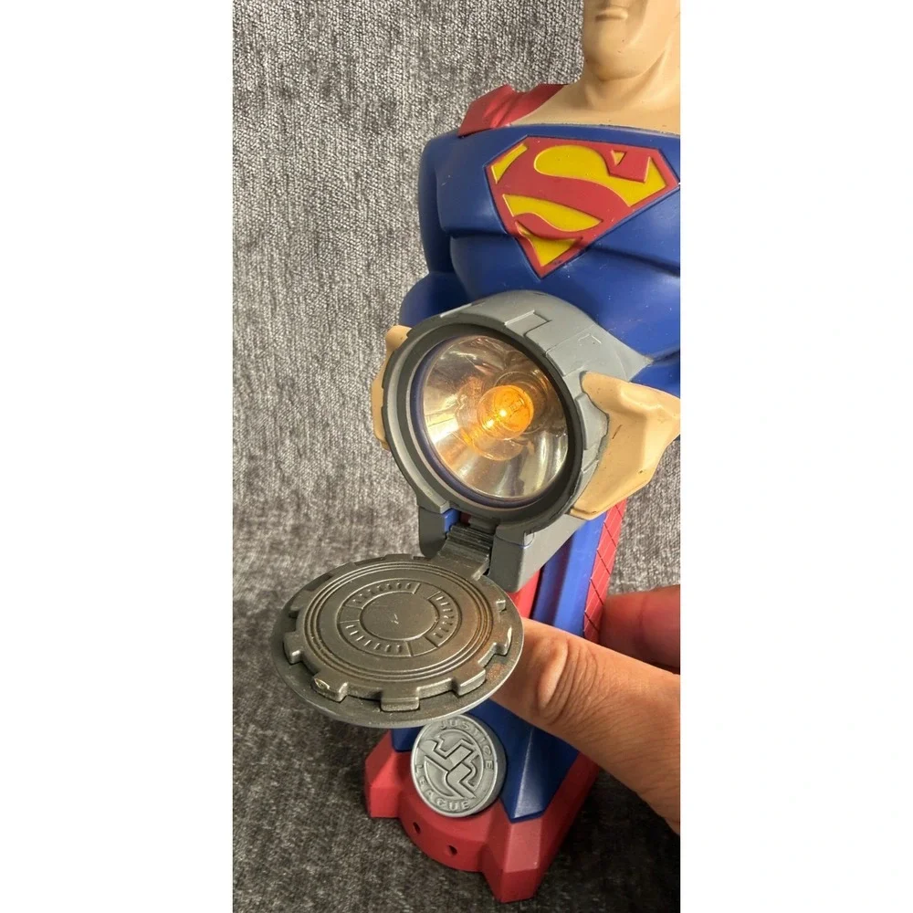 VTG Toy Quest Justice League Superman Handheld Flashlight Figure 2003